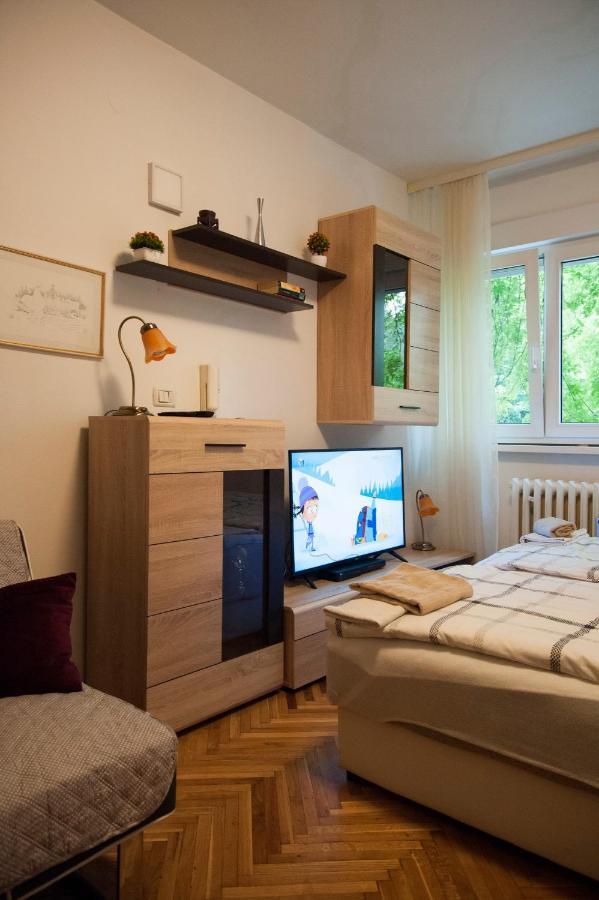 Studio Apartment Vijenac Osijek Exterior foto
